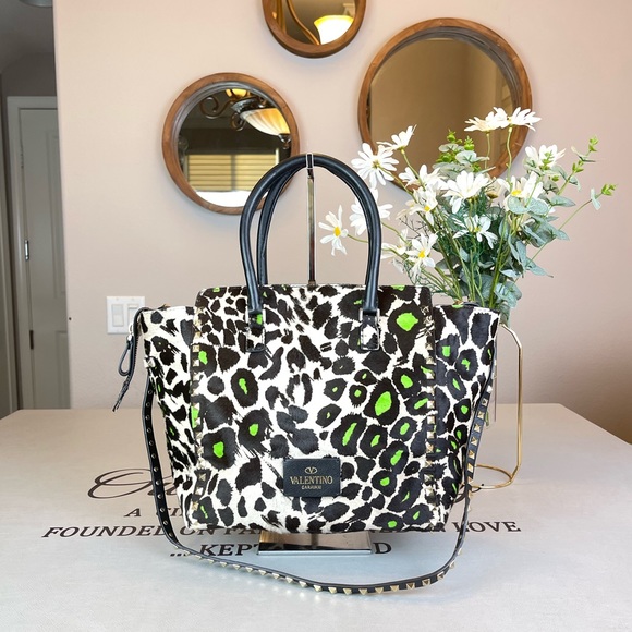 Authentic Valentino Animal Print Tote Bag Black Green Leather Large - Picture 2 of 15